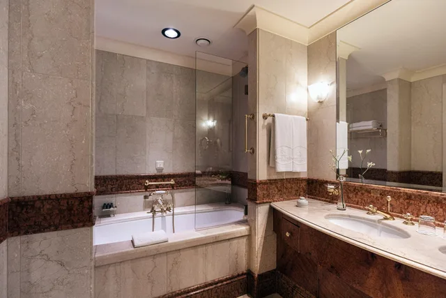 غرفة بسرير كينج بإطلالة على المدينة، Eurostars Grand Hotel Wien 6/6