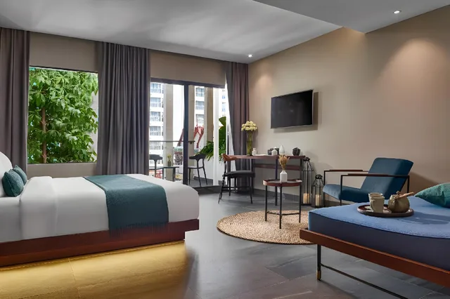 Garden, Superior, King Bed، Baitong Hotel And Resort Phnom Penh 2/2