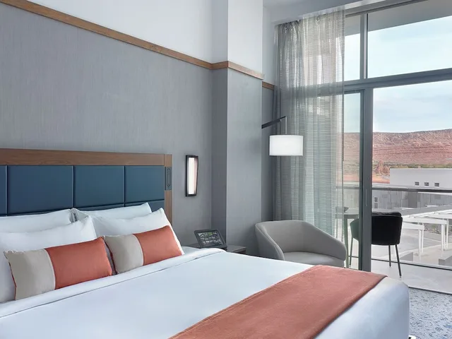 1 Bedroom, Collection, Suite, King Bed، Black Desert Resort 1/7
