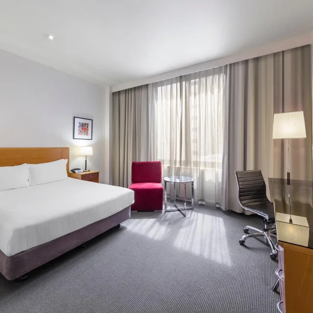 غرفة بسرير كينج وسرير كوين، Flagstaff Gardens Hotel 1/7