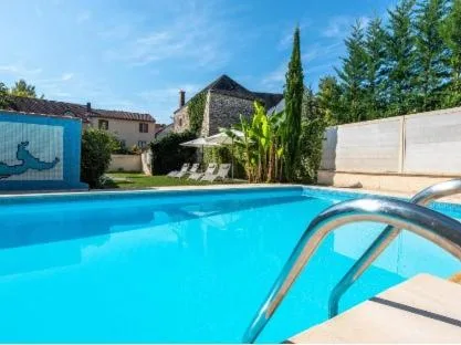 Room, Double Bed, Stair Access Only، Hotel Le Quercy Souillac 1/1