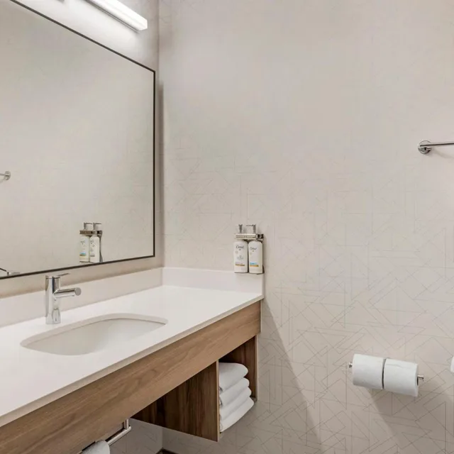 جناح ركني بإطلالة على النهر، Holiday Inn Express Hotel Suites Astoria 6/7
