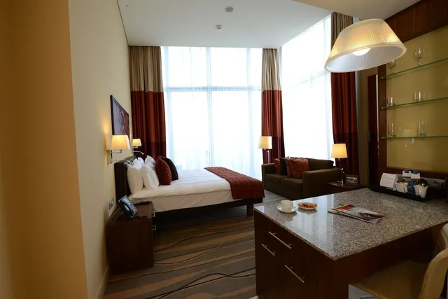 جناح استوديو بسرير كينج بإطلالة على المدينة بشرفة، Staybridge Suites, Beirut 6/7