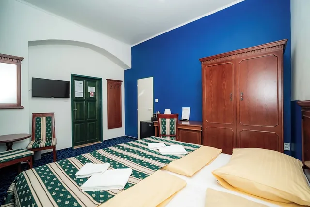 غرفة بسرير مزدوج مع سرير إضافي، Hotel Czechia 3/6