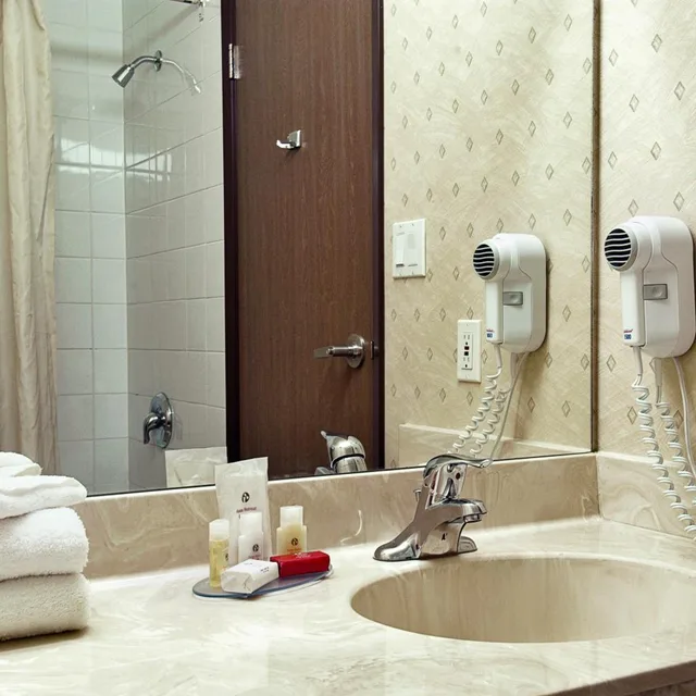غرفة سوبيريور بسرير مزدوج، Ramada Clairmont/Grande Prairie 5/5