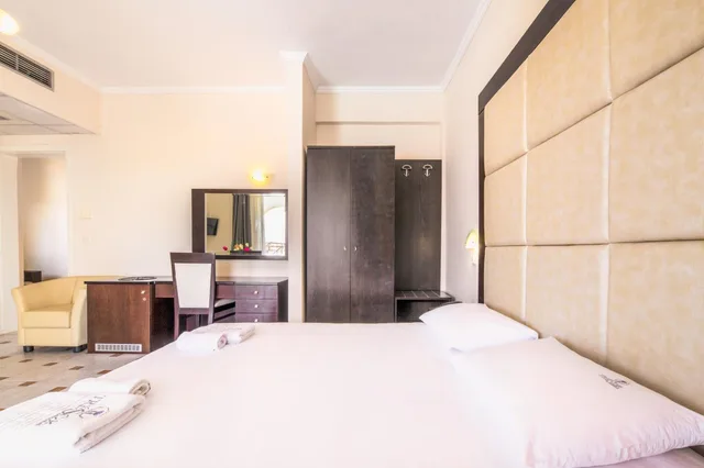 جناح، Tresor Hotel (ex Hanioti Palace) 2/5