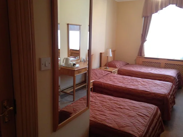 Standard, Triple, Troy Hotel 4/7