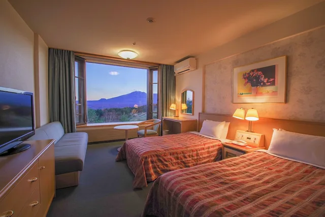 غرفة بسريرين منفصلين بإطلالة على الجبل، Tsumagoi Prince Hotel 3/3