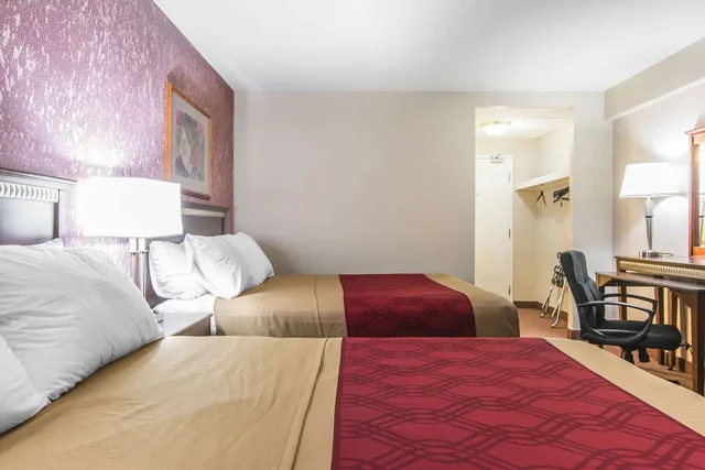 غرفة بسريرين كوين، Econo Lodge Orillia 3/3