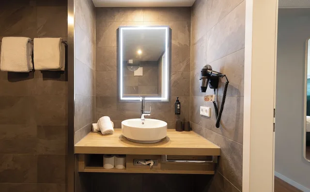 غرفة بسريرين منفصلين، DORMERO Hotel Freiburg 5/5