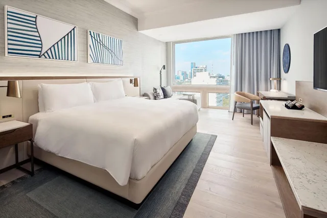 غرفة بسرير كينج بإطلالة على المدينة، JW Marriott Hotel Mexico City 2/5
