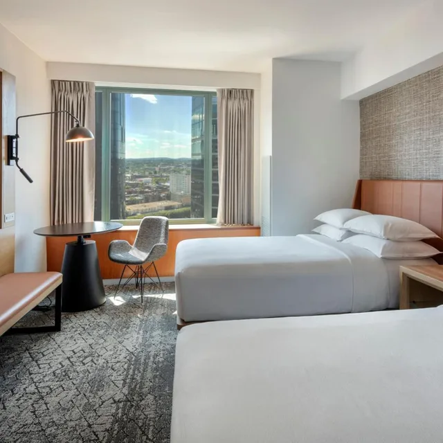 غرفة بريميوم بسريرين مزدوجين في طابق مرتفع، SHERATON BOSTON HOTEL 1/8