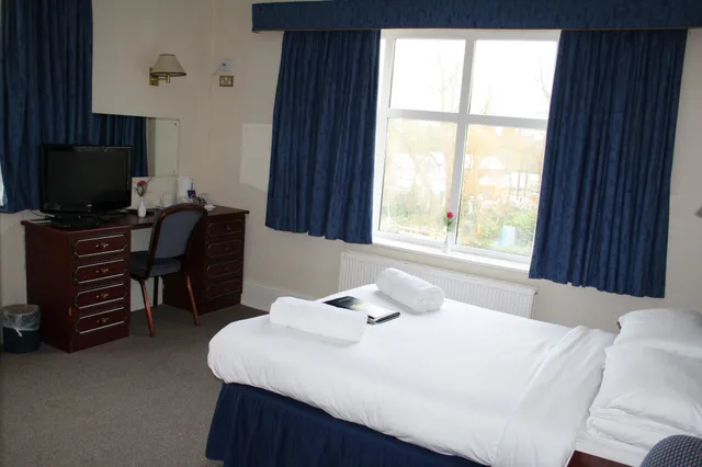غرفة ديلوكس بسرير مزدوج، Uno Thames Hotel 5/8