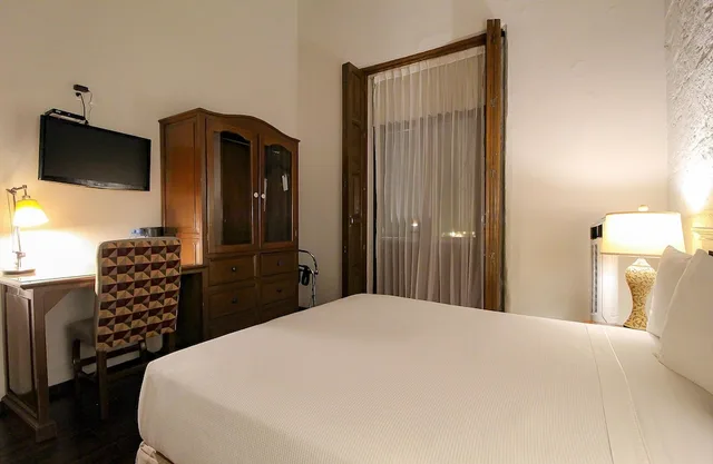 غرفة قياسية بسرير كوين بشرفة، Hotel Casino Morelia 9/10