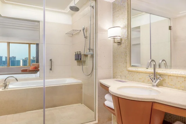 غرفة تنفيذية بسرير كينج، Sheraton Xiamen Hotel 2/2