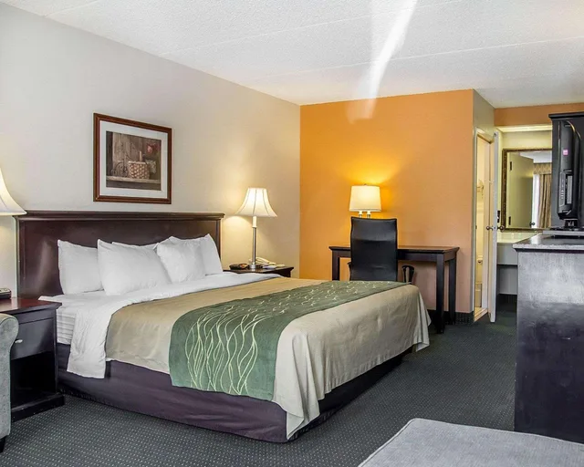 غرفة بسرير كوين، Quality Inn Riverside Near UCR and Downtown 1/1