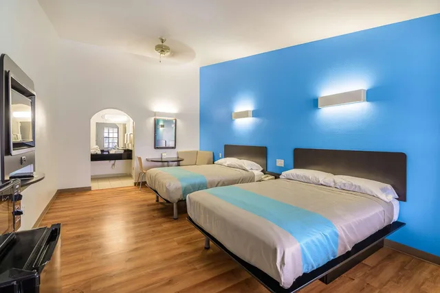 غرفة بسريرين كوين للمدخنين، Motel6 Canton, TX 1/1