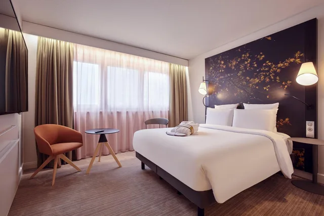 غرفة بريفيليج بسرير كوين، Mercure Paris La Defense 2/8
