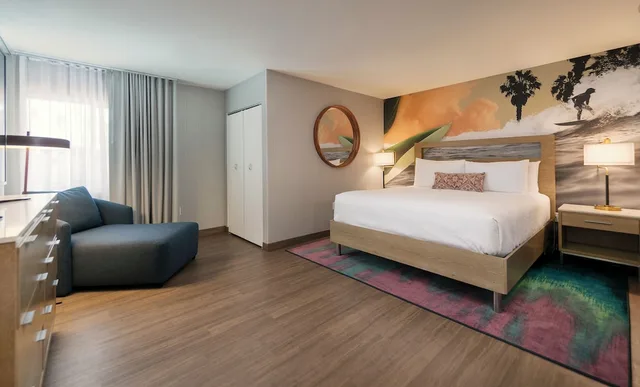 Lanai, Premium, Suite, King Bed, Pool View, The Wayfarer San Diego 1/4
