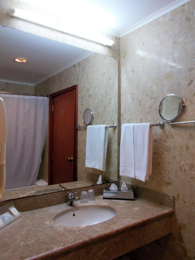 غرفة تنفيذية بسرير مزدوج بإطلالة على البحر، Azoris Faial Garden Resort Hotel 4/6