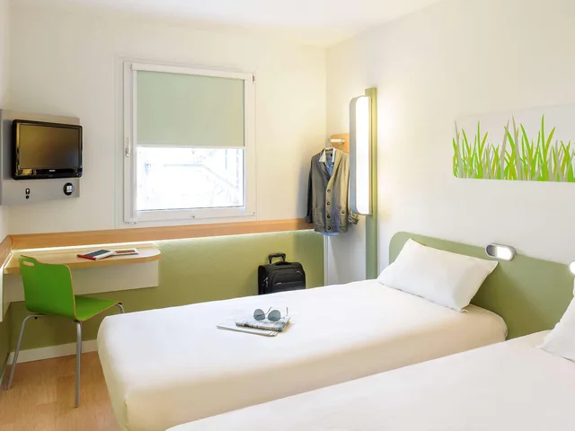 غرفة قياسية بسريرين منفصلين، Ibis Budget Caen Gare 2/3