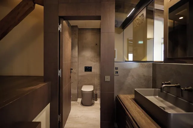 Room, Queen Bed, Outdoor Jetted Tub, Attic، Athens 1890 Boutique Hotel & Spa 6/7