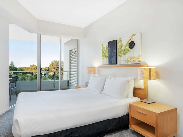 شقة بسريرين مزدوجين بإطلالة على المسبح بغرفتي نوم، THE SEBEL MAROOCHYDORE 2/4