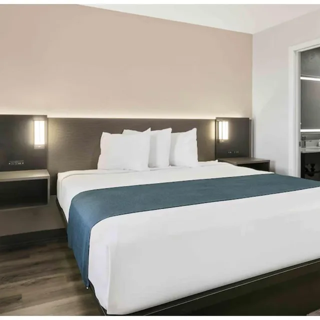 جناح، Motel6 Tempe, AZ – Elliot Road 2/7