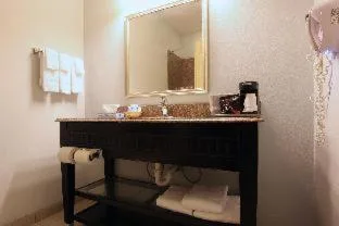 غرفة ثلاثية، Americas Best Value Inn Sulphur 10/10