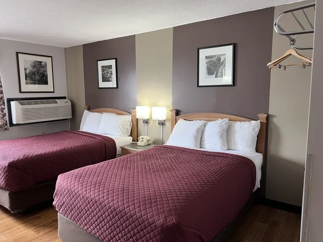 غرفة قياسية مفردة بسرير كينج، AmeriVu Inn - Park Falls 1/3