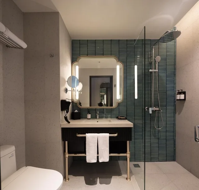 Luxury, Privilege, Double Bed, Balcony, Mercure Madiun 3/3