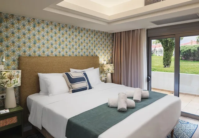 جناح ديلوكس بسرير كوين مع أريكة، Leonardo Kolymbia Resort 4/10