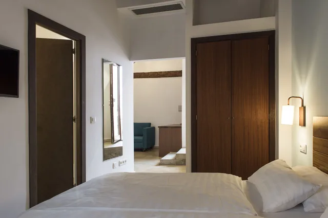 غرفة ديلوكس بسرير مزدوج، Hotel Palau Sa Font 2/5