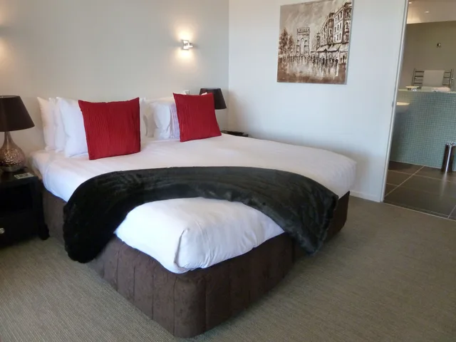شقة بسرير كينج وسريرين منفصلين بغرفتي نوم، Swiss-Belsuites Pounamu Queenstown 1/4