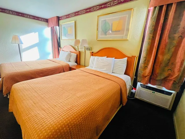 غرفة بسريرين كوين لغير المدخنين، Barrington Hotel Schaumberg Near I 90 3/10