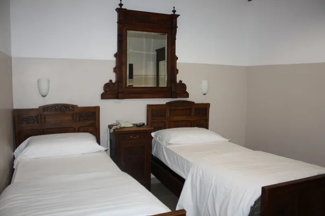1 Bedroom, Basic, Queen Bed, Courtyard Area، Hotel Avalon 3/10