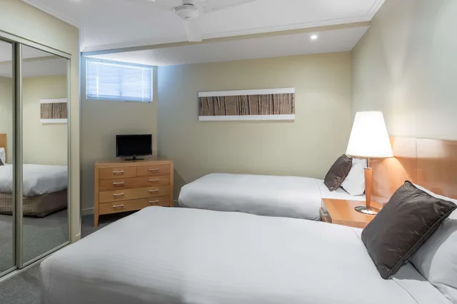 2 Bedrooms, Apartment, 2 King Beds, Pool View, Oaks Hervey Bay Resort and Spa 5/7