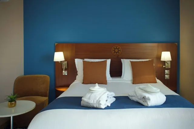 Discovery, Pool Side، Hotel Le Yachtman 8/10