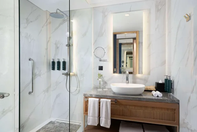 غرفة بسرير كينج في طابق مرتفع، DoubleTree by Hilton Jakarta Bintaro Jaya 4/7