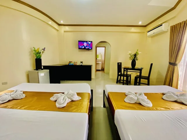 غرفة ديلوكس بسريرين مزدوجين، The Q Hotel Restaurant 2/3