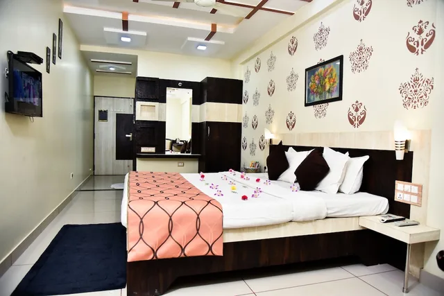 غرفة تنفيذية بسرير كينج، Hotel Tulsi 3/6