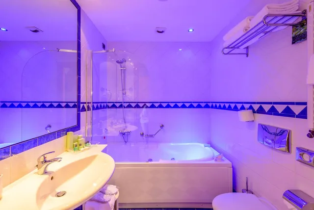 غرفة ديلوكس رباعية، Park Hotel Ai Pini 3/3