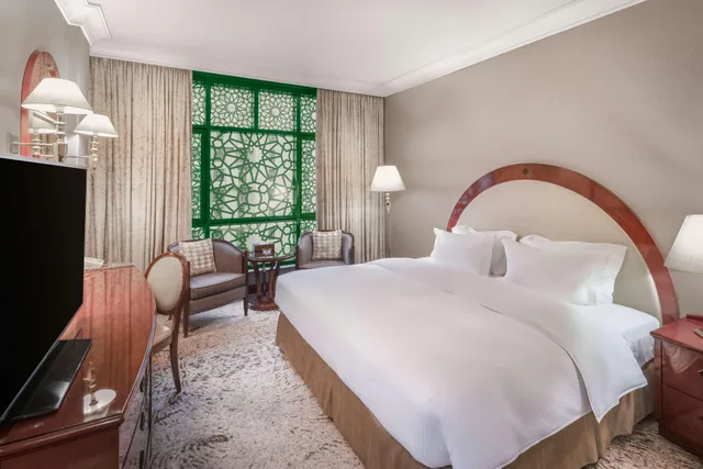 غرفة بسرير كينج، المدينة هيلتون(Madinah Hilton Hotel) 9/12