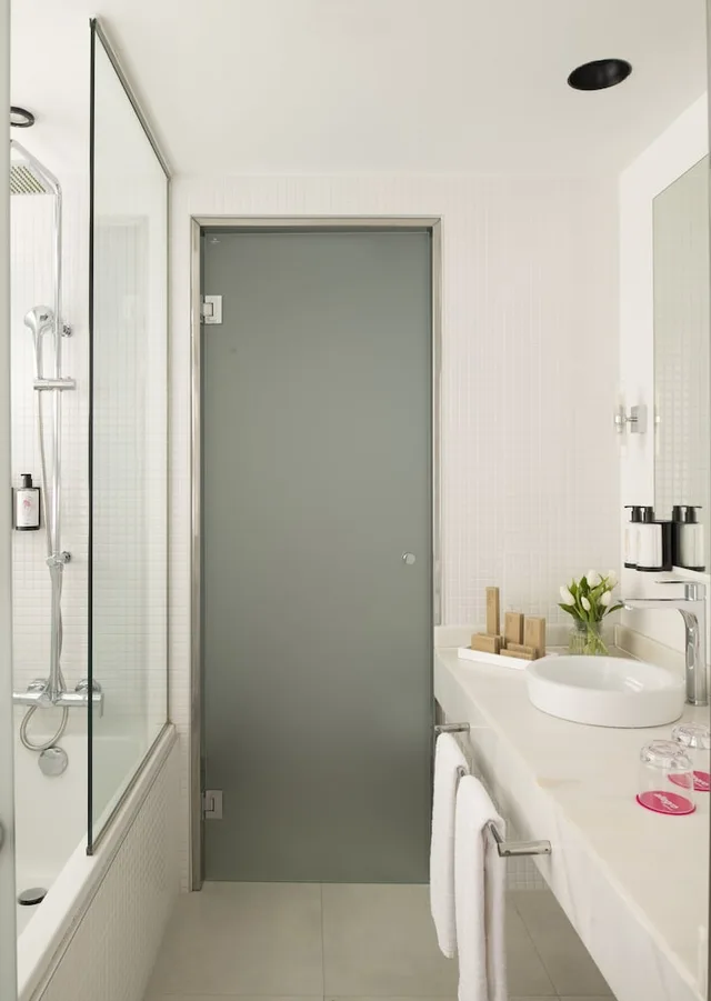 Deluxe, 1 Queen and 1 Single Bed, with Extra Bed, Allegro Barcelona 5/5