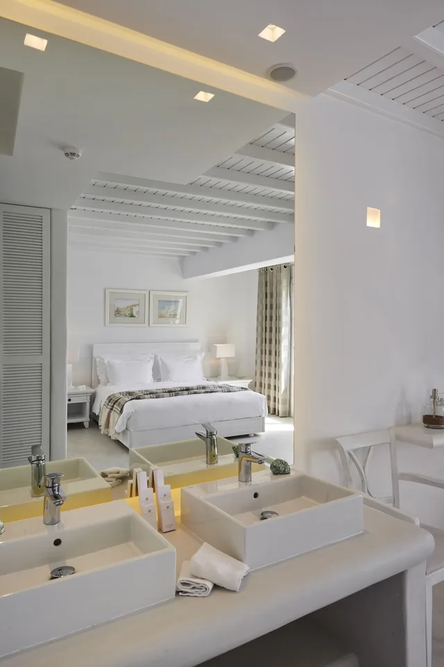 غرفة تنفيذية بسرير كينج بإطلالة على البحر، Petinos Beach 3/3