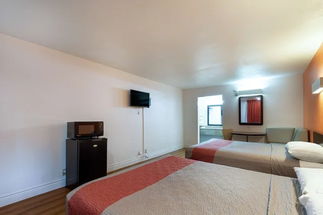 غرفة ديلوكس بسرير كينج للمدخنين لذوي الإعاقة، Motel6 Houston Tx East 6/10