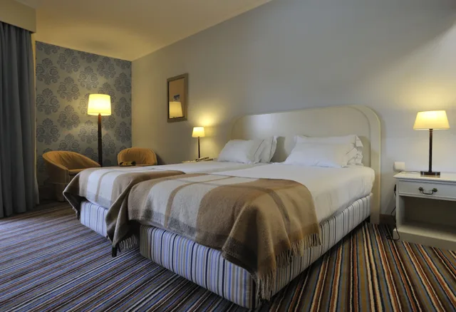 غرفة بسريرين منفصلين بإطلالة على البحر، Pestana Vila Lido Madeira 4/6