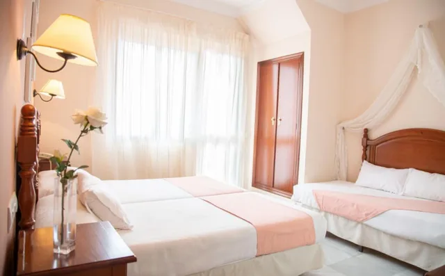 Family, 1 Double and 1 Single Bed, Casa Palacio Don Pedro 3/6