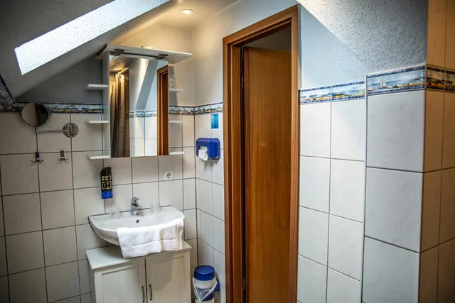 جناح جونيور، Hotel Tum Stuurmann 6/6