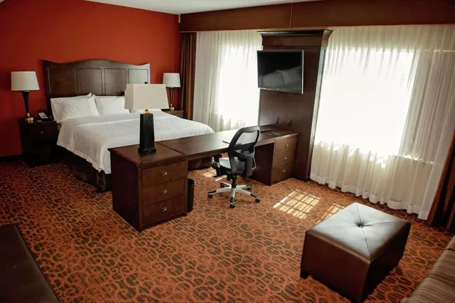 استوديو بسرير كينج مع أريكة لذوي الإعاقة، Hampton Inn And Suites Bradenton - Downtown Historic District 1/3